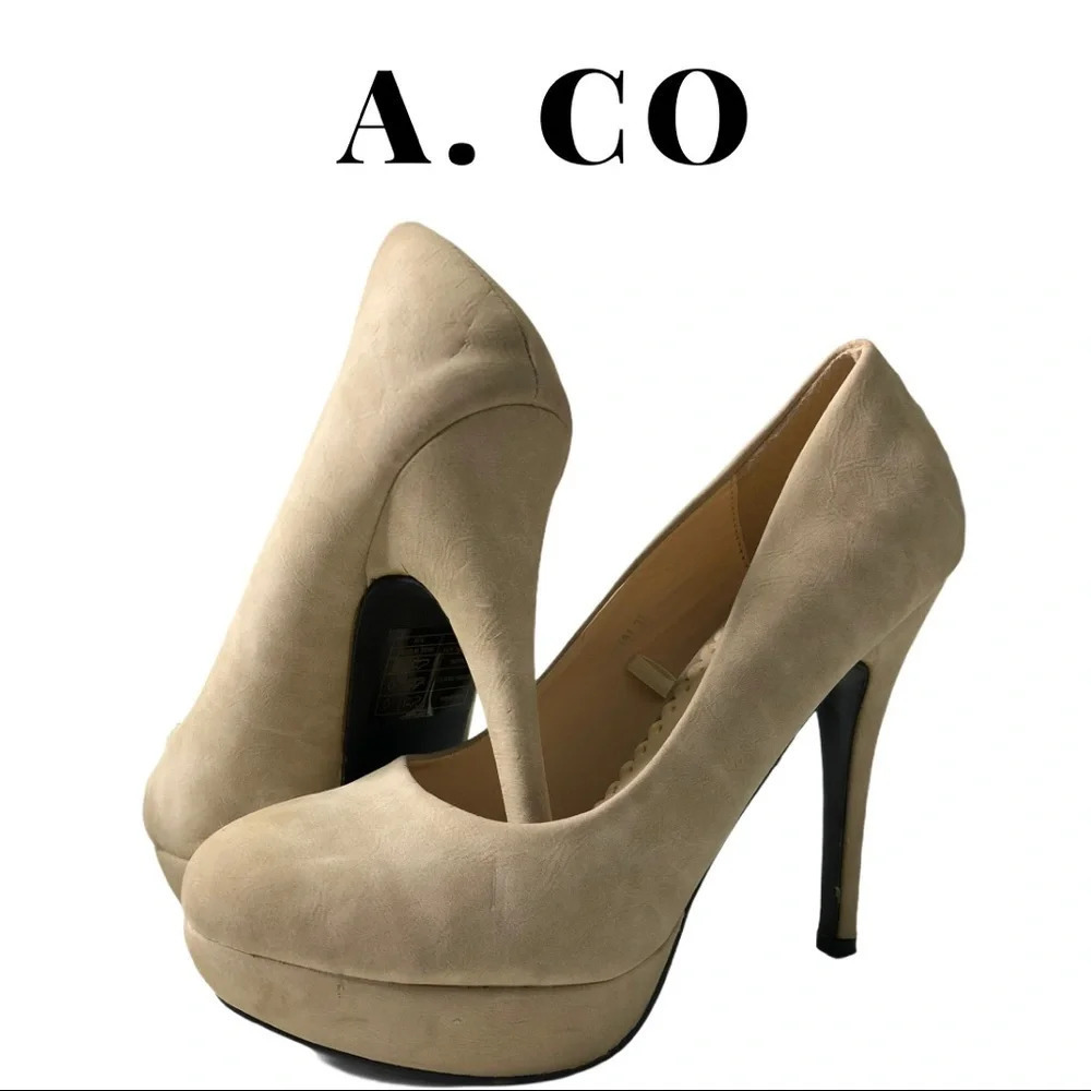 🛍️3/$40 A. Co Cream  Suede Like Platform Heel Women’s Size 7